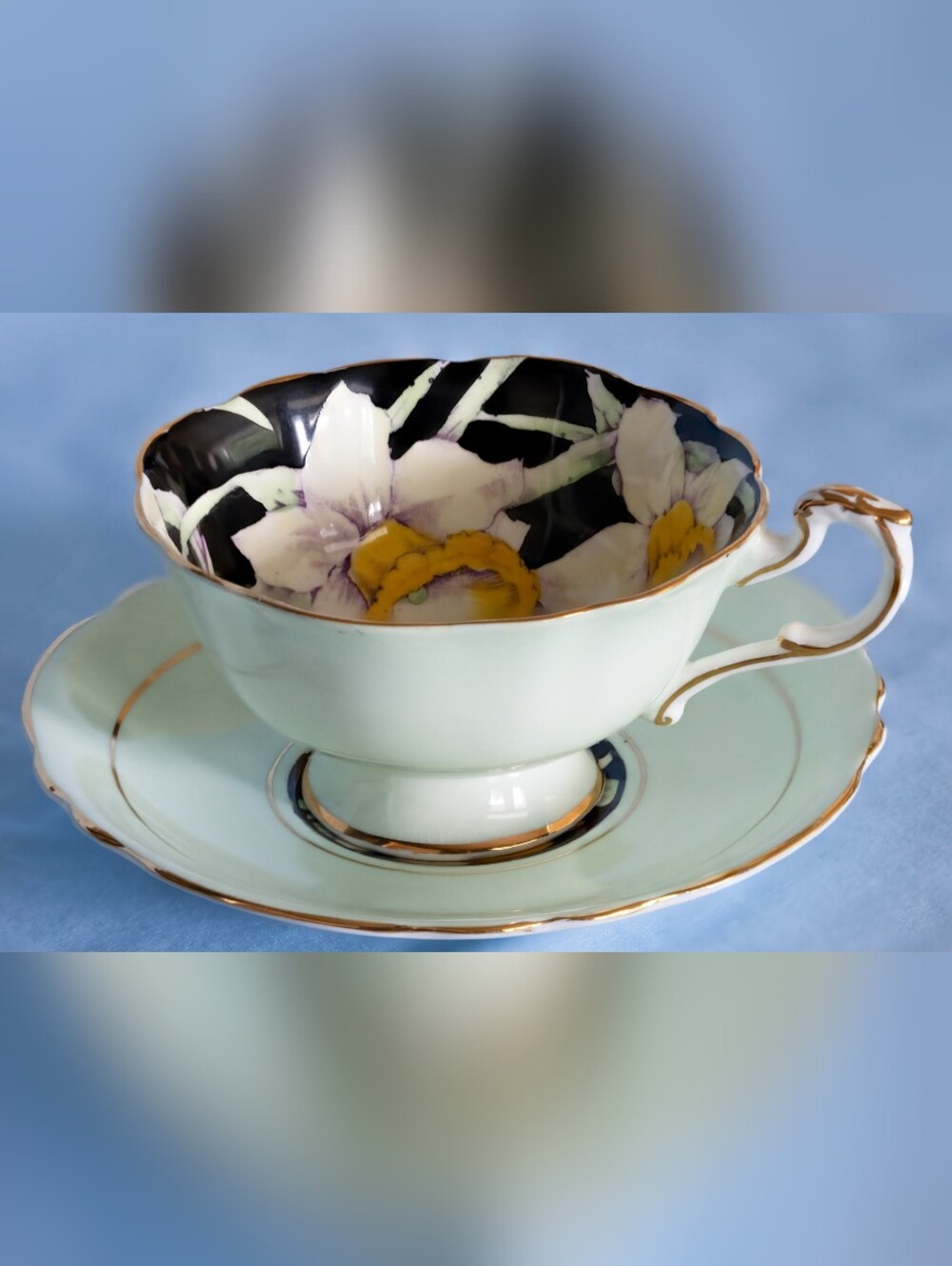 Paragon Daffodil Cup  and Saucer Double Warrant By Appt To Her Majesty England!